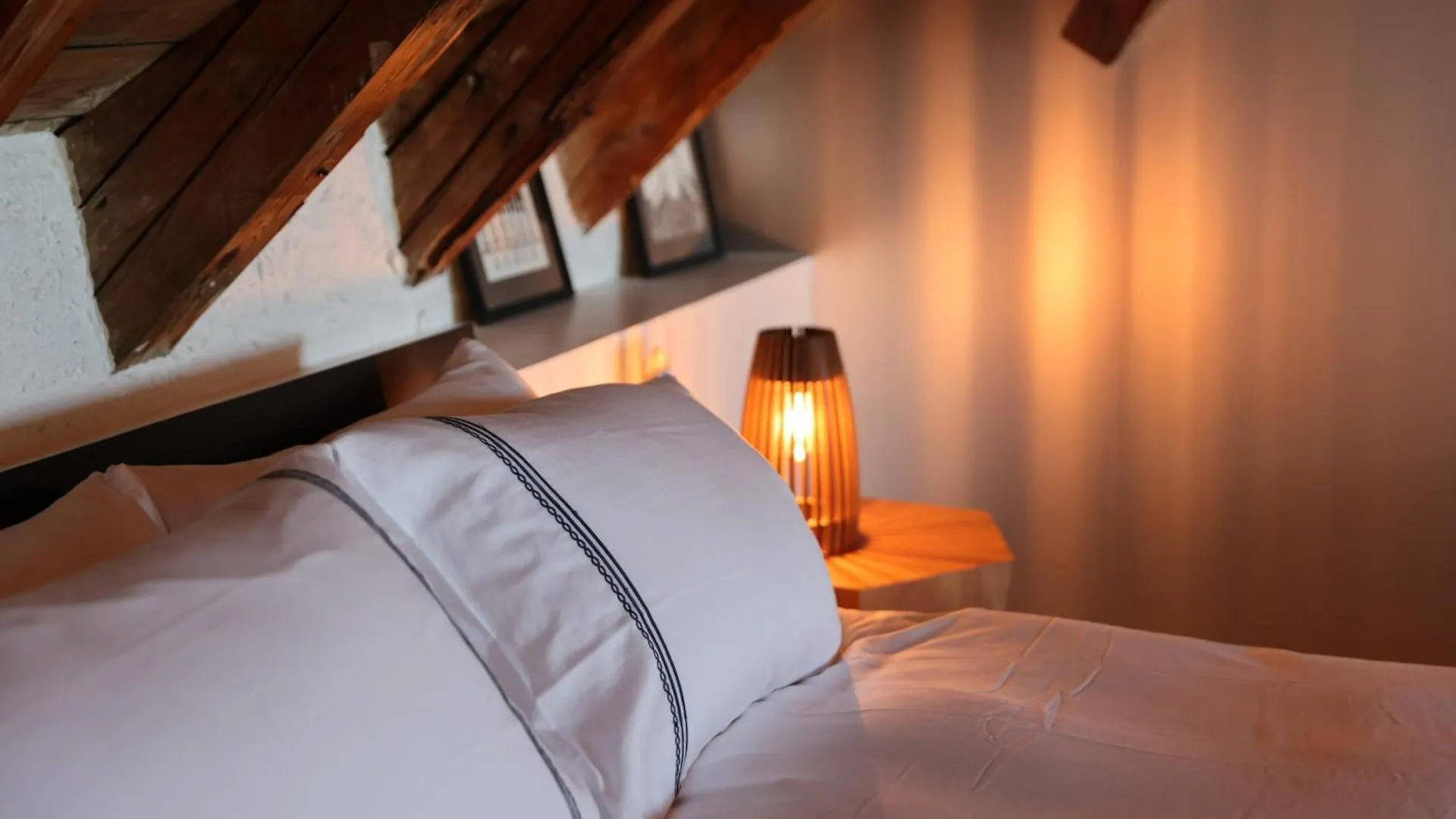 Couette-café Bed and Breakfast Sessius1622 à Cessy
